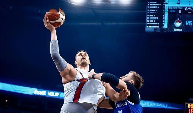 包含欧洲强队实力对决,激烈比赛引发球迷狂热的词条 包含欧洲强队实力对决,激烈比赛引发球迷狂热的词条