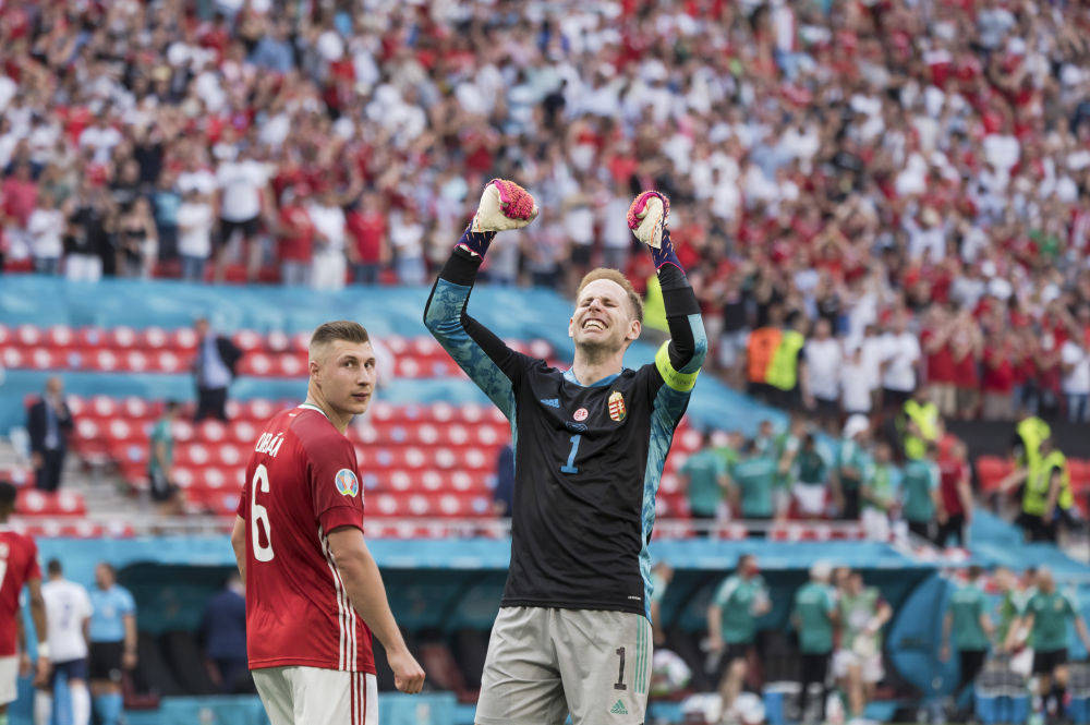 包含比利时豪取四连胜，瑞典队遗憾出局,球员实力对决燃爆全场的词条