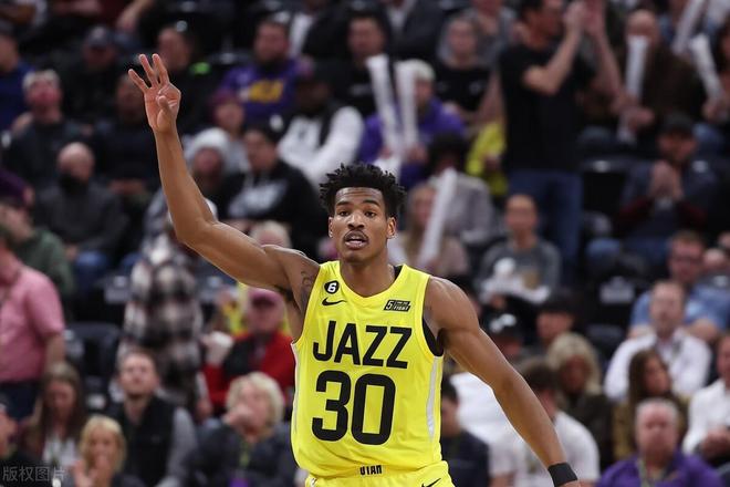 开拓者主场取胜，战胜爵士展现实力的简单介绍