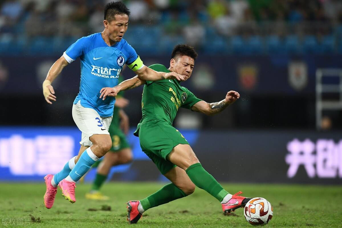 大连一方球员在比赛中发挥出色，展现实力