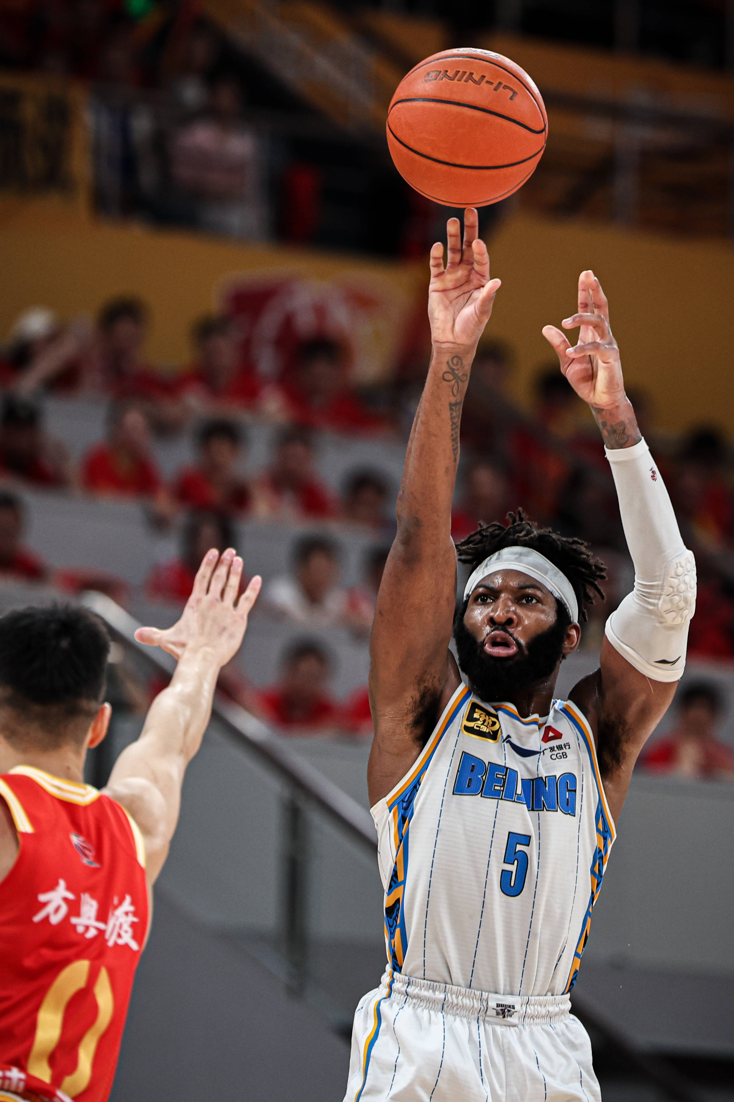 关于外援表现抢眼，球队备战新季的信息