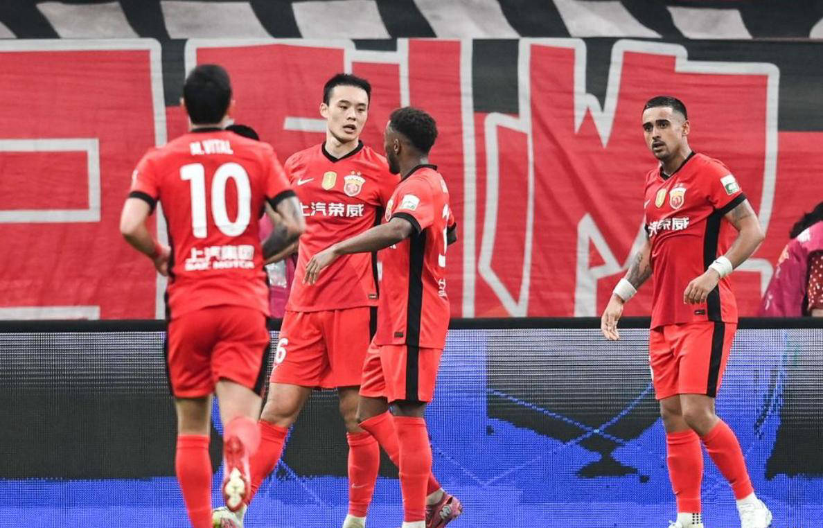 关于外援表现抢眼，球队备战新季的信息