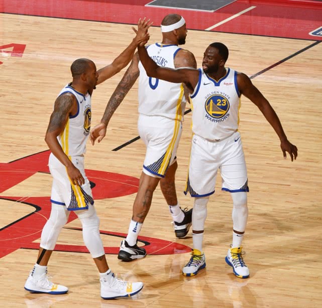 火箭大胜骑士，西部前五位置稳固