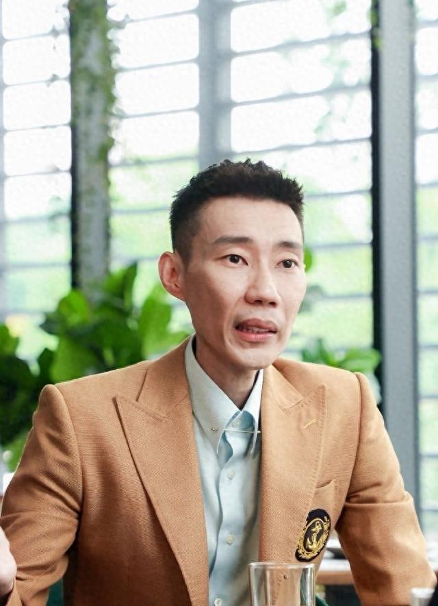 中国羽毛球队爆冷英格兰羽毛球队，李宗伟高光表现的简单介绍