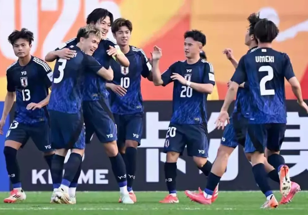 韩国队完胜英格兰队，张本智和统治全场的简单介绍