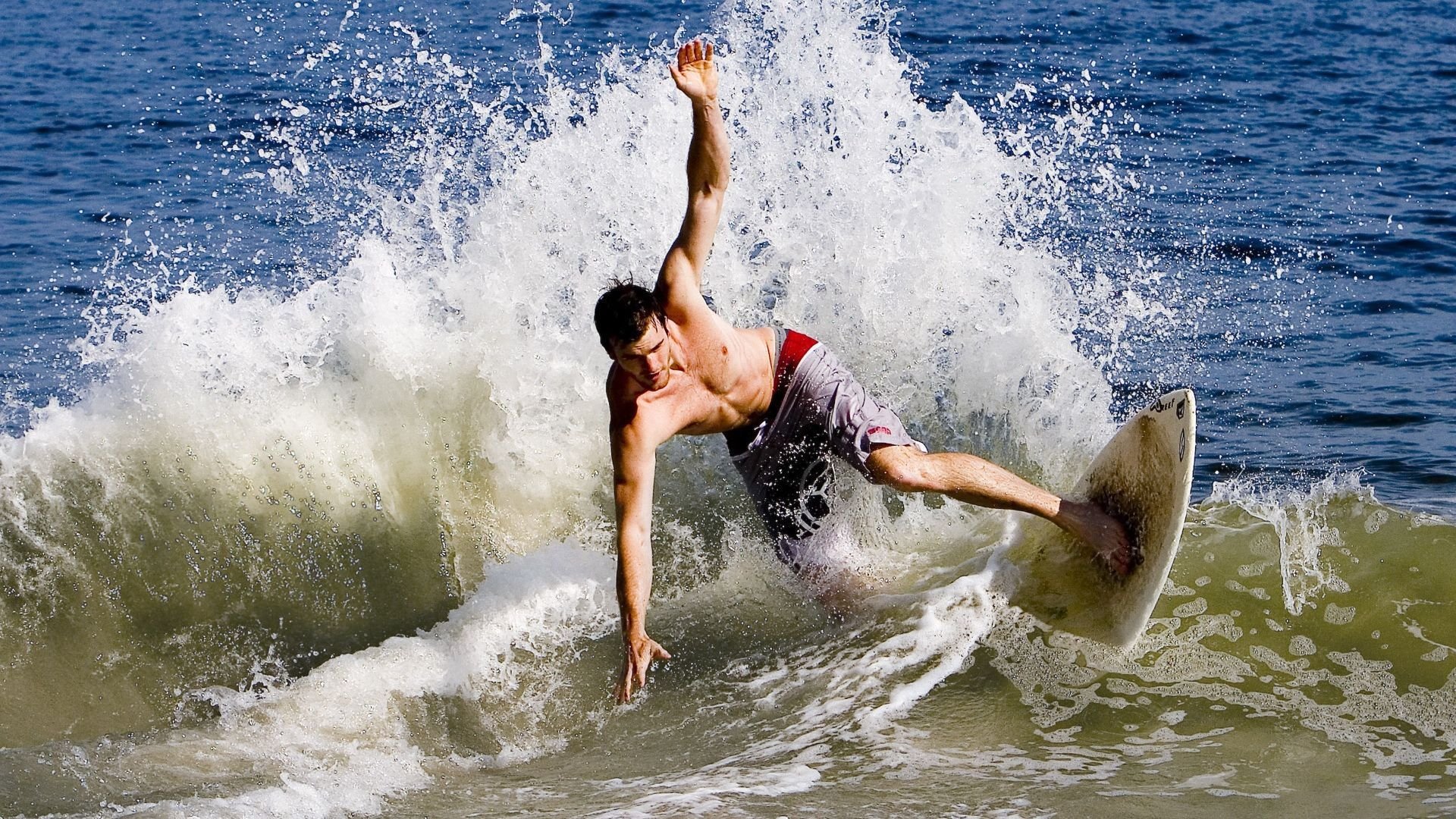 西决生死战焦点战，凯尔特人争冠战与深圳队的胜出之道